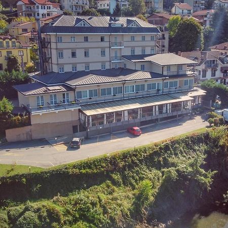 Best Quality Hotel La Darsena Монкальери Экстерьер фото